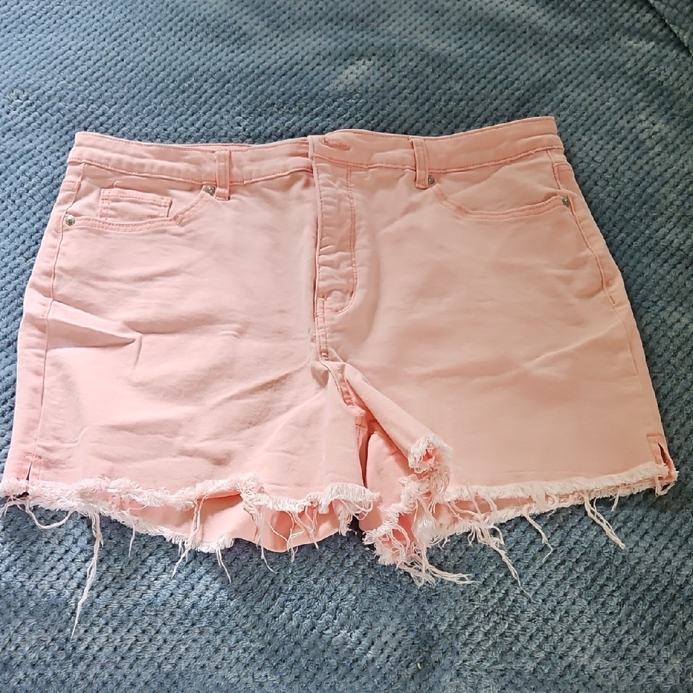 Pastel Pink High-Waisted Jean Shorts with Frayed Hem